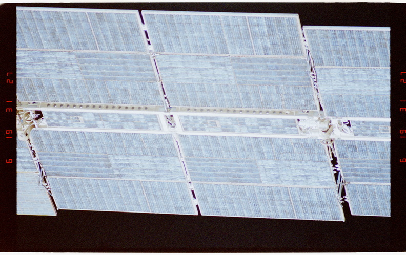 STS063-52-016.jpg