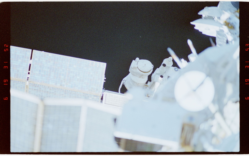 STS063-52-035.jpg
