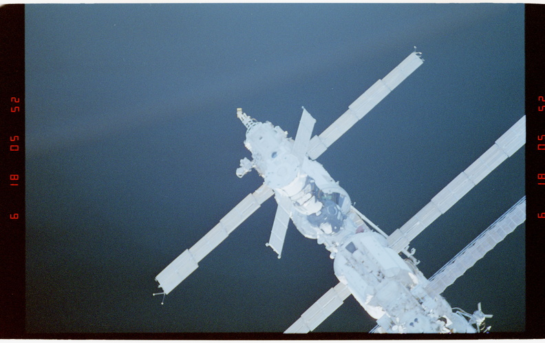 STS063-53-011.jpg