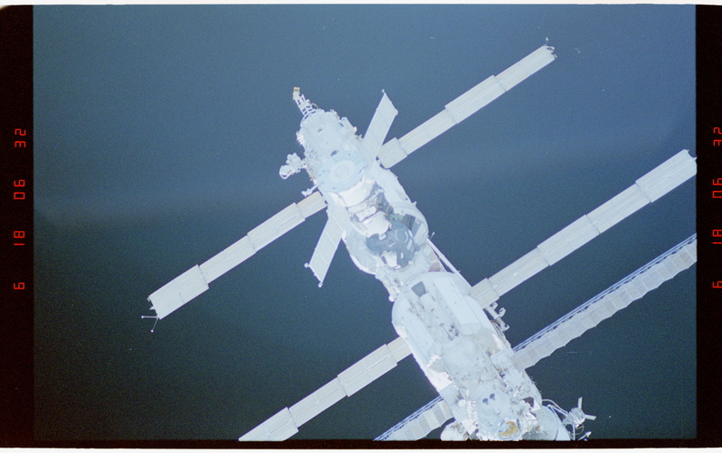 STS063-53-020.jpg