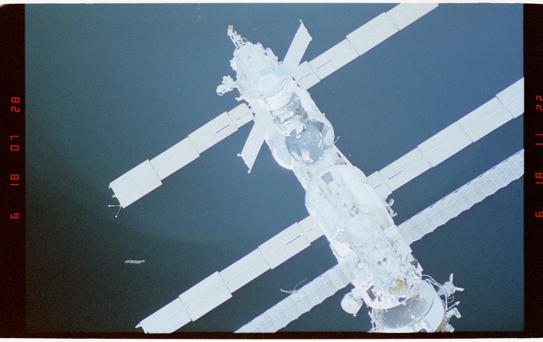 STS063-53-030.jpg