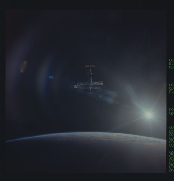 STS063-708-058.jpg