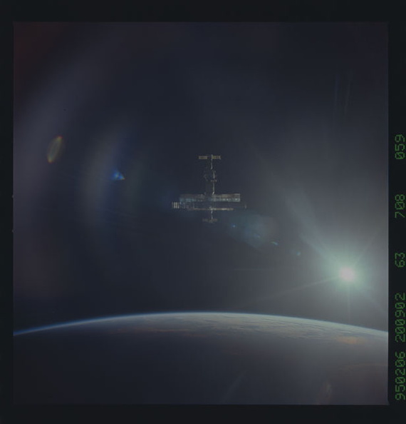 STS063-708-059.jpg