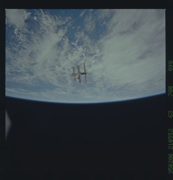 STS063-708-098.jpg