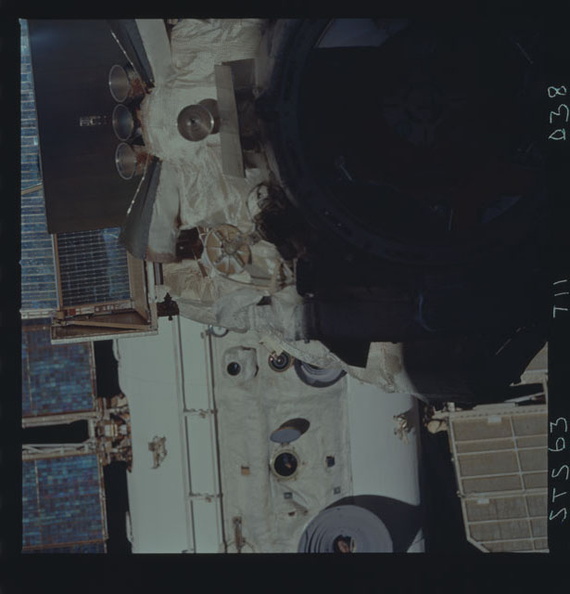 STS063-711-038.jpg