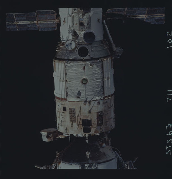 STS063-711-102.jpg