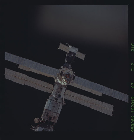 STS063-712-016.jpg