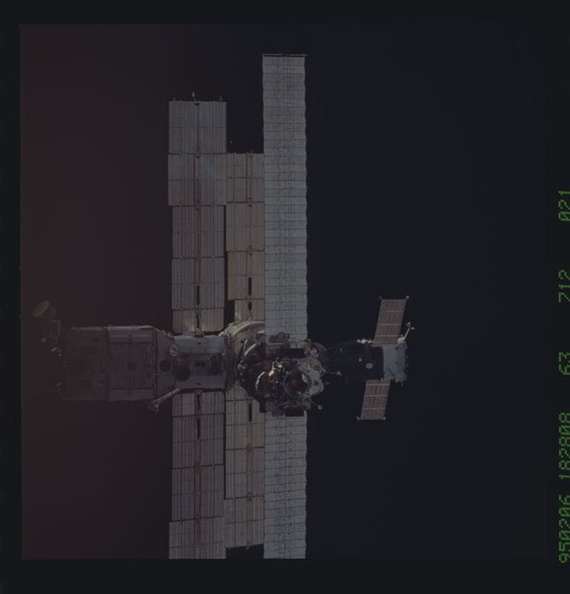 STS063-712-021.jpg