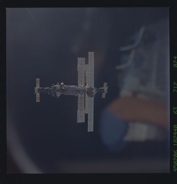 STS063-712-024.jpg