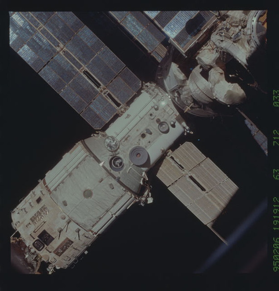 STS063-712-033.jpg