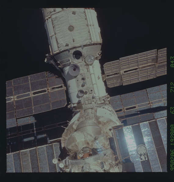 STS063-712-043.jpg