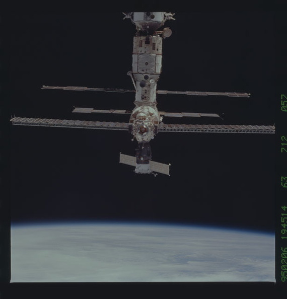 STS063-712-057.jpg