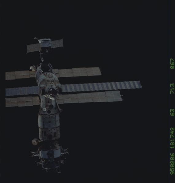 STS063-713-067.jpg