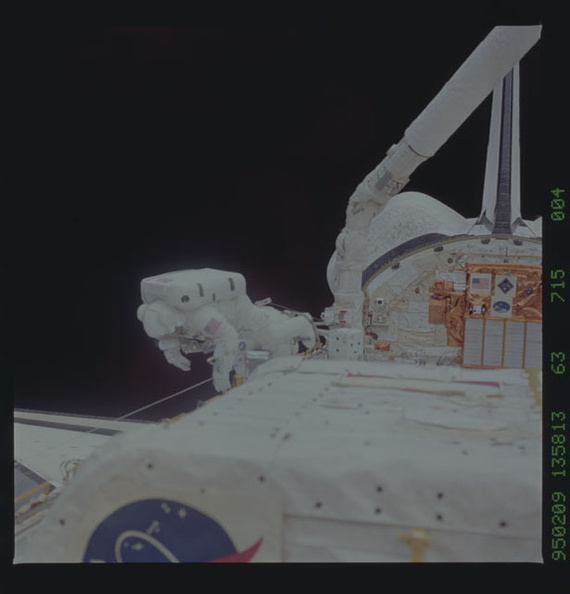 STS063-715-004.jpg
