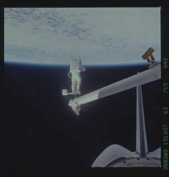 STS063-715-043.jpg