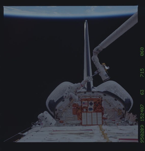 STS063-715-060.jpg