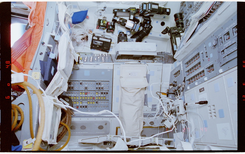 STS063-99-012.jpg