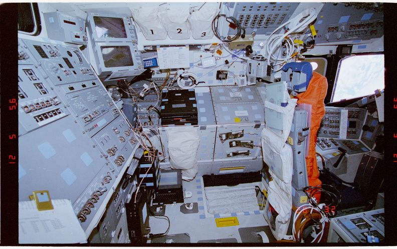 STS063-99-013.jpg