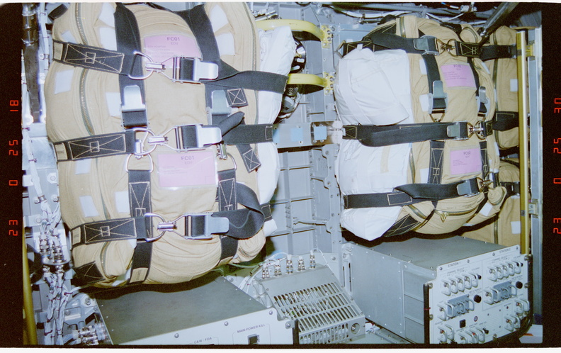 STS076-306-037.jpg