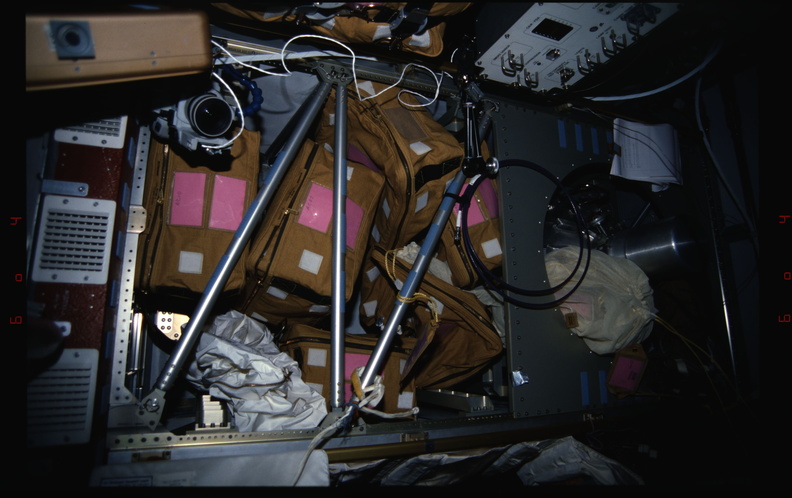 STS076-312-027.jpg