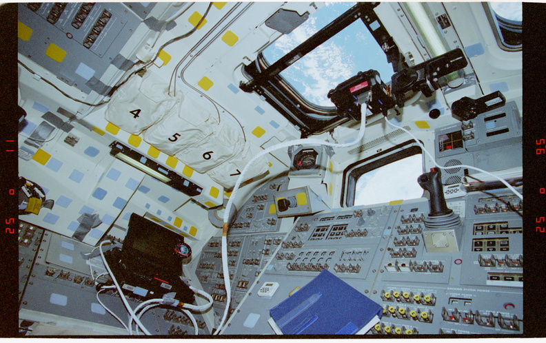 STS076-314-032.jpg