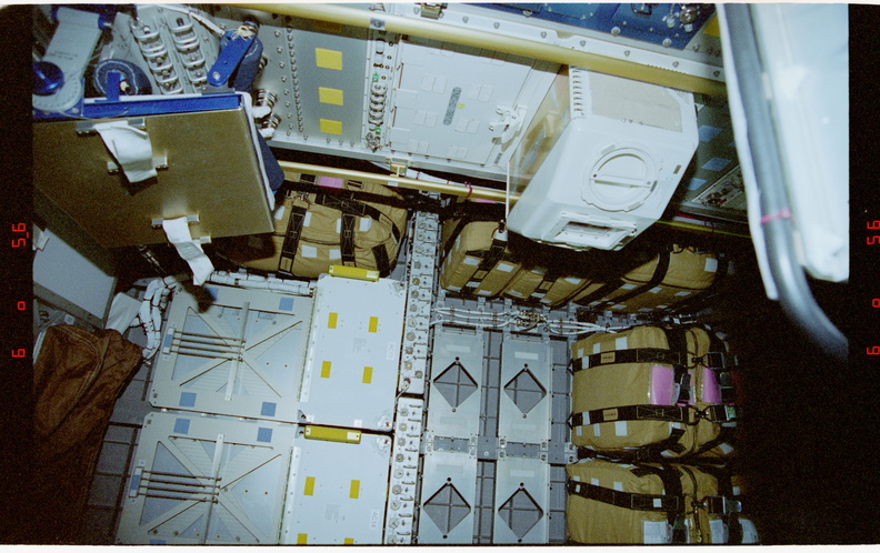STS076-315-009.jpg