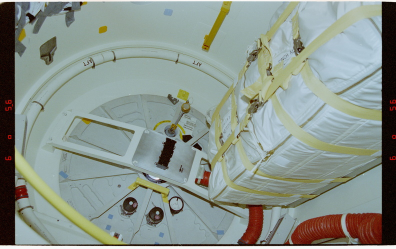 STS076-315-022.jpg