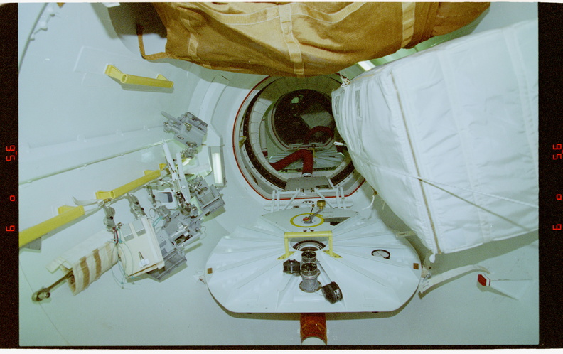 STS076-323-029.jpg