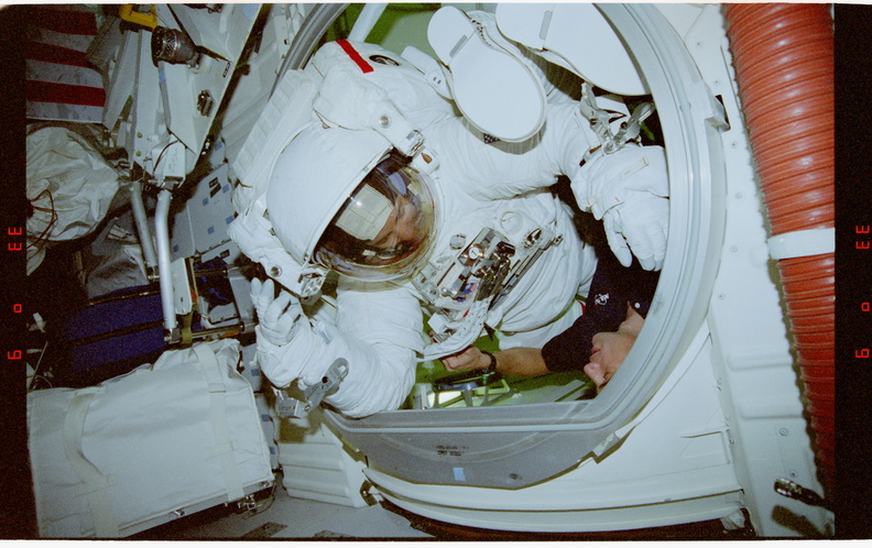 STS076-342-014.jpg