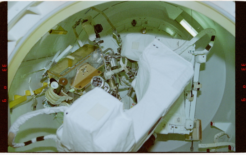STS076-342-021.jpg