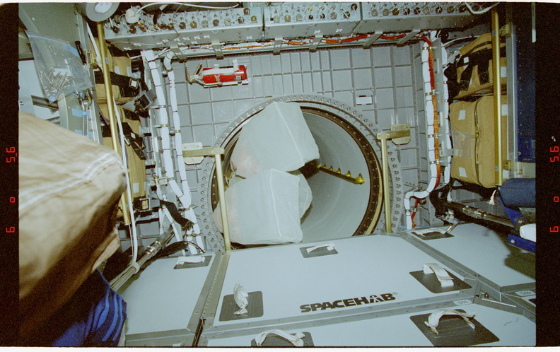 STS076-345-007.jpg