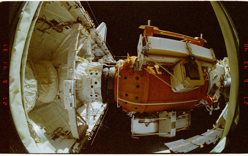 STS076-373-002.jpg