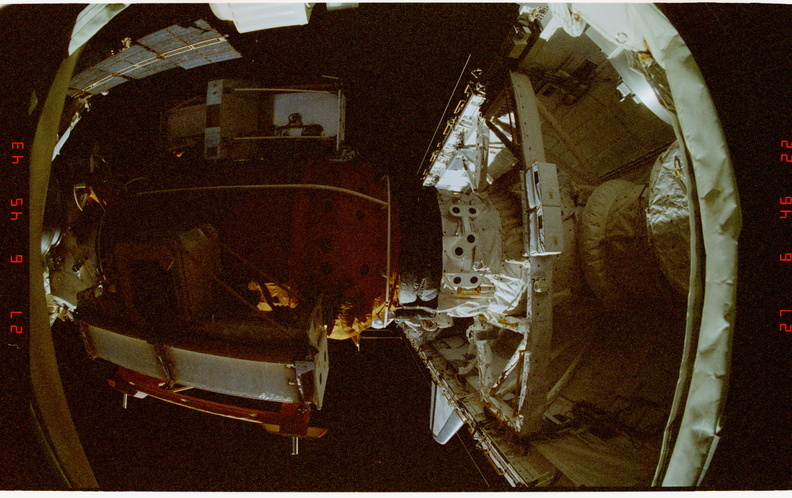 STS076-373-004.jpg