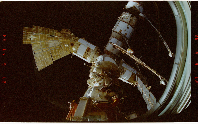STS076-373-008.jpg