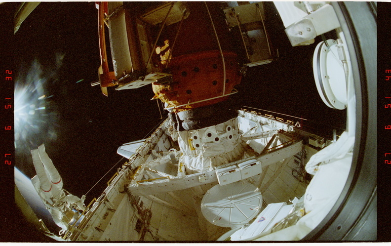 STS076-373-009.jpg