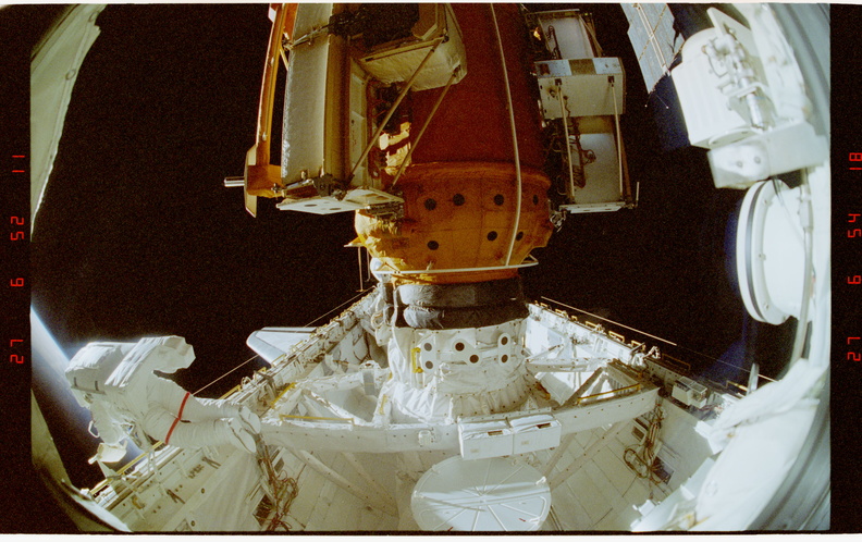 STS076-373-012.jpg