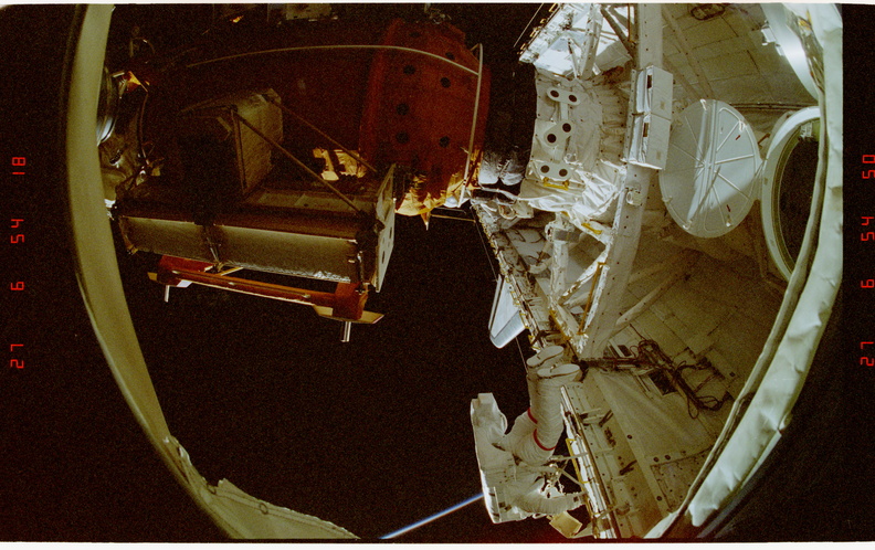 STS076-373-013.jpg