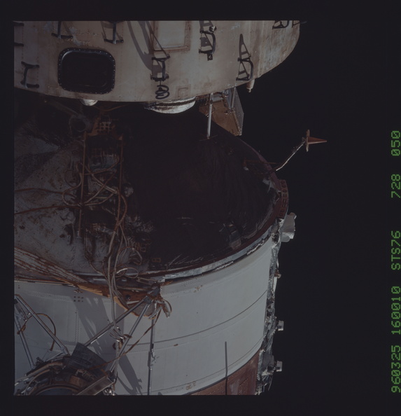 STS076-728-050.jpg