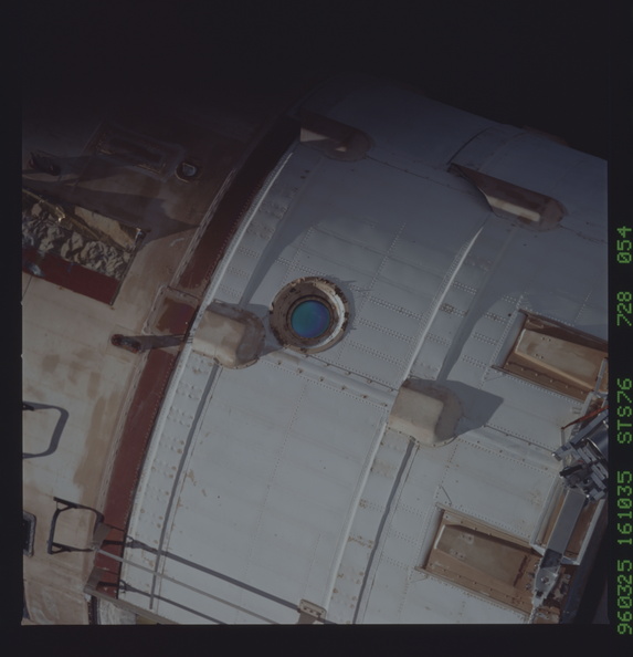 STS076-728-054.jpg