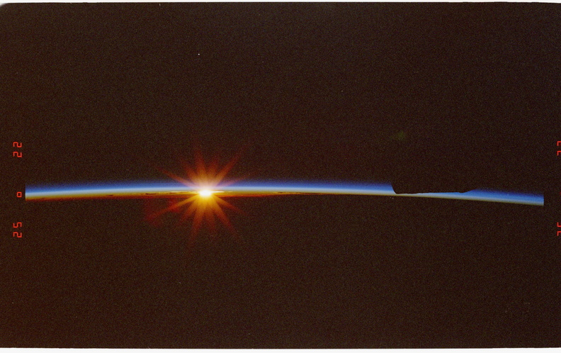 STS077-301-007.jpg
