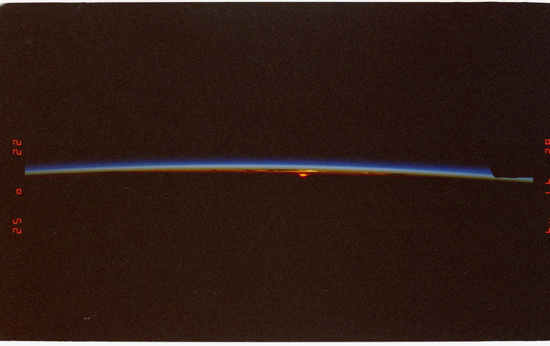 STS077-301-009.jpg