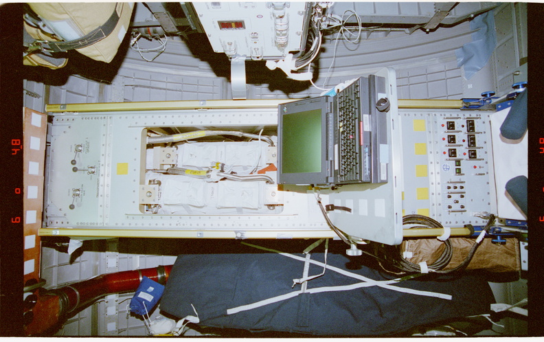 STS077-319-007.jpg