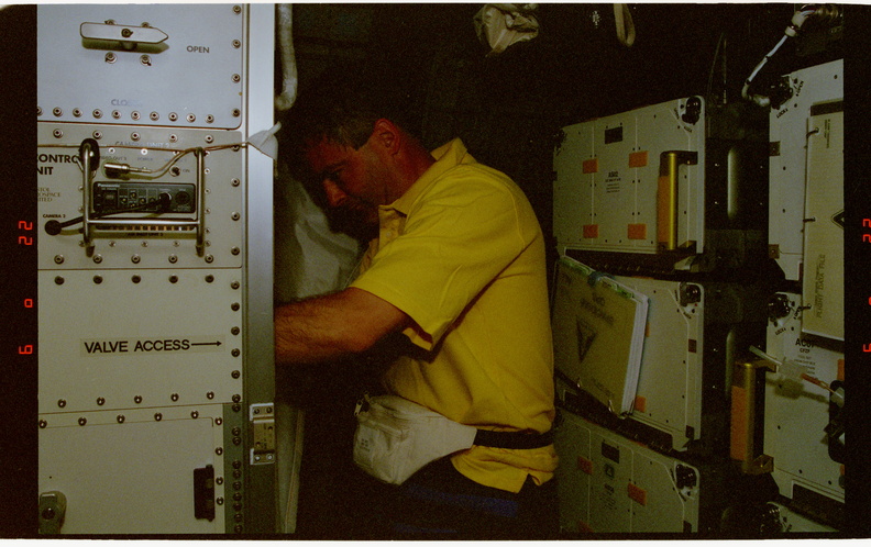 STS077-335-015.jpg