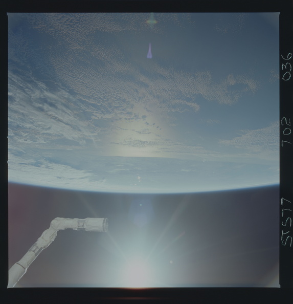 STS077-702-036.jpg