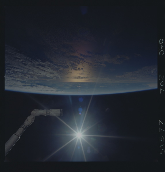 STS077-702-040.jpg