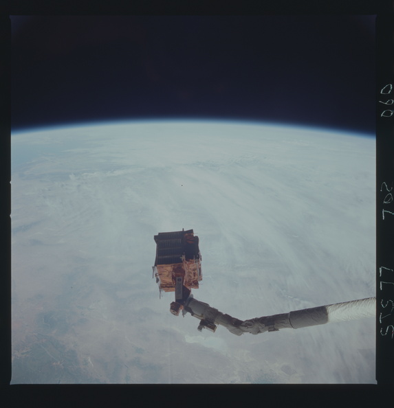 STS077-702-060.jpg