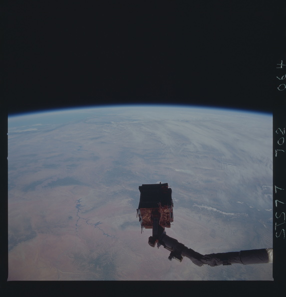 STS077-702-064.jpg