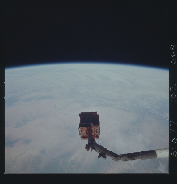 STS077-702-068.jpg