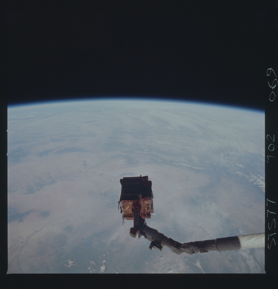 STS077-702-069.jpg