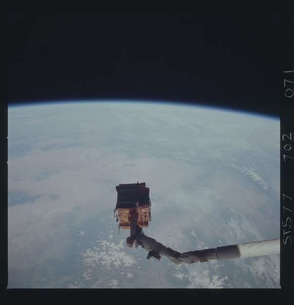 STS077-702-071.jpg